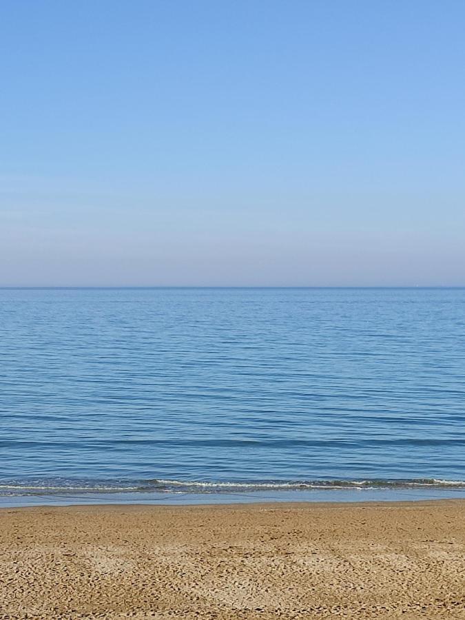 Un Nid D ' Amour Cabourg Buitenkant foto