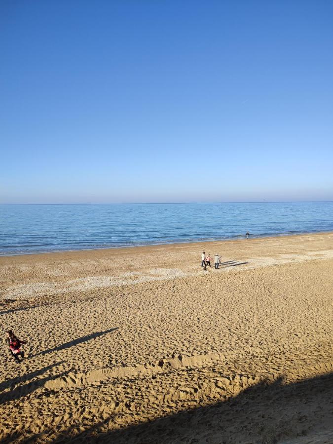 Un Nid D ' Amour Cabourg Buitenkant foto
